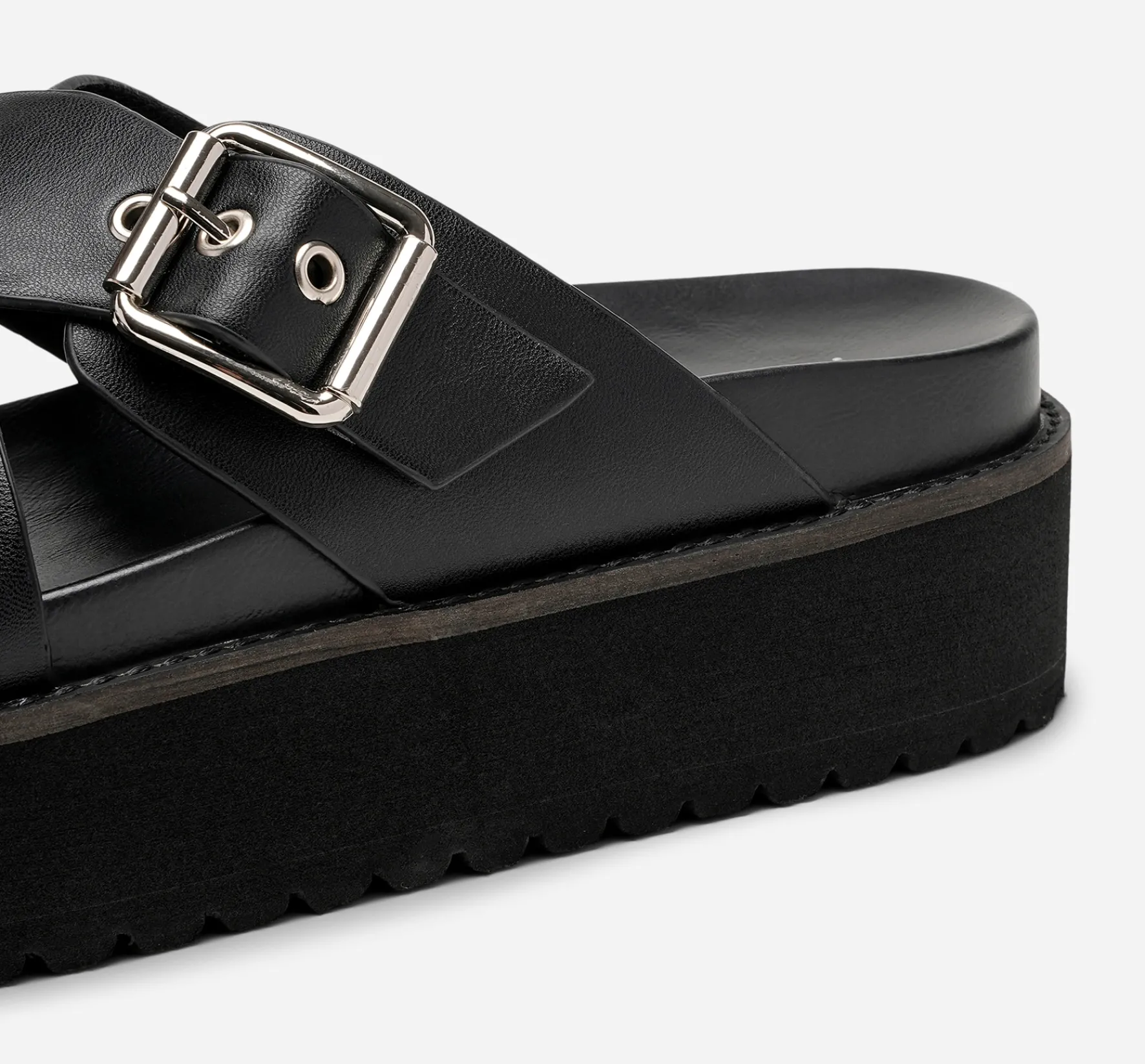 ATTITUDE ,Sandaler med platåsula