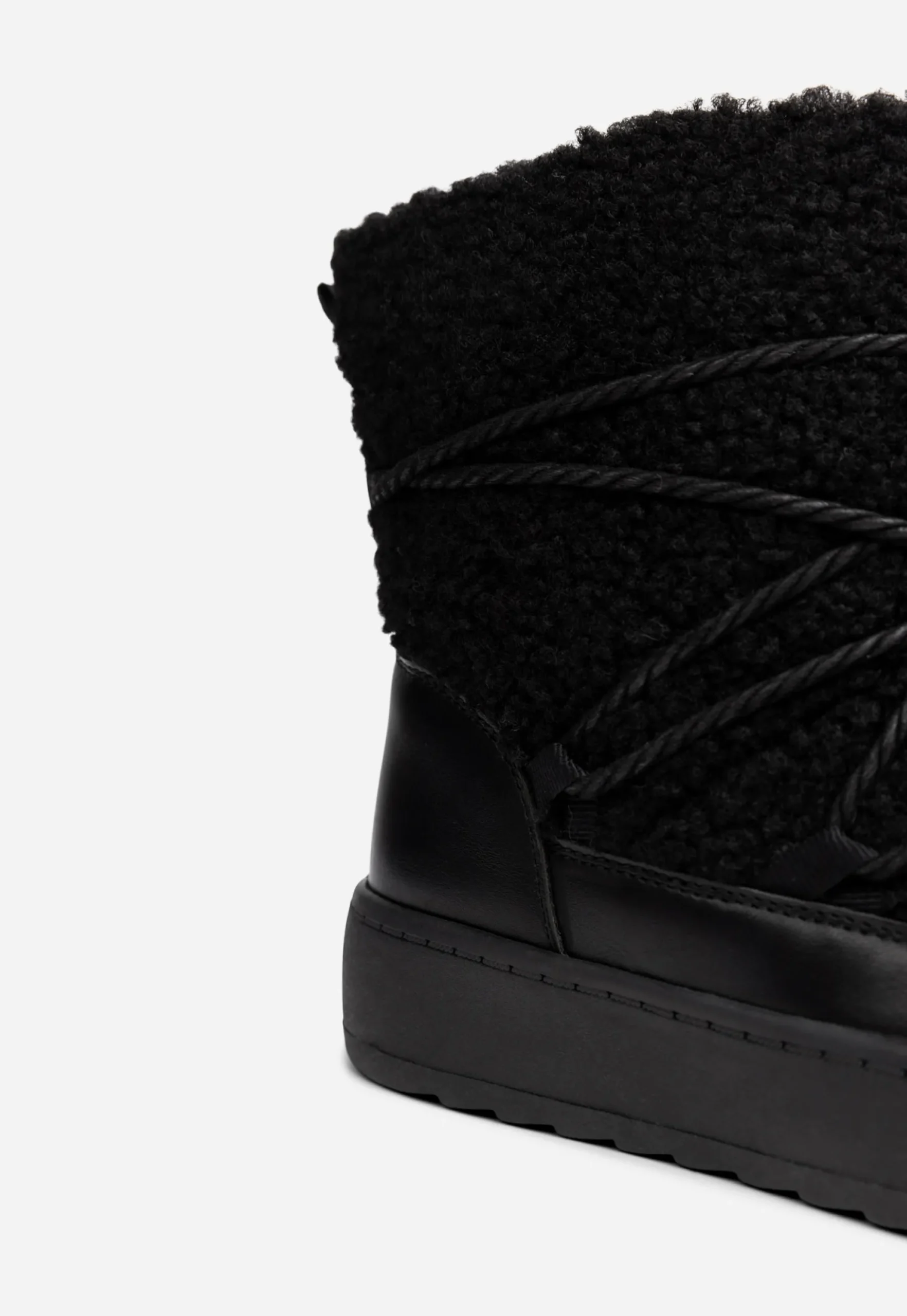 ATTITUDE ,Varmfodrade boots med snörning